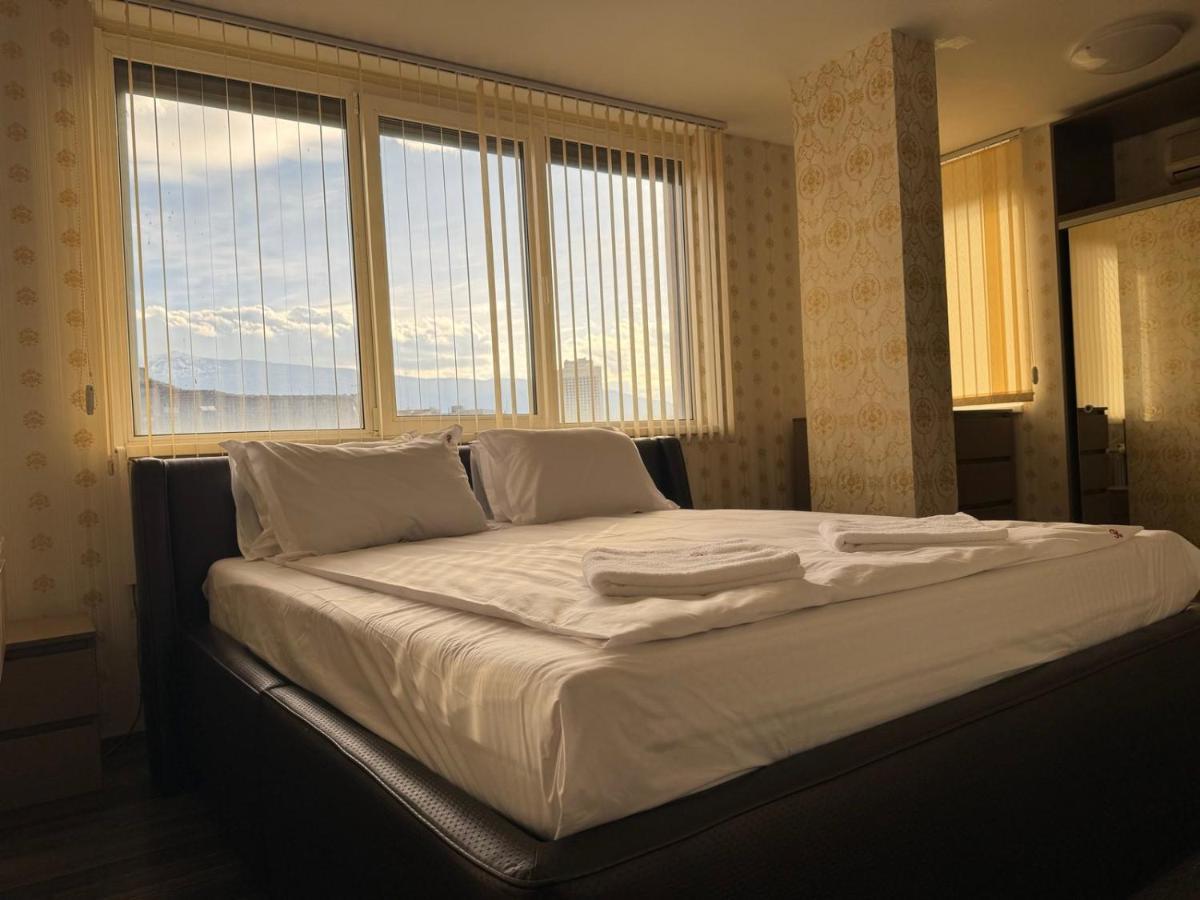 Central Plaza Hotel Sofia Bagian luar foto