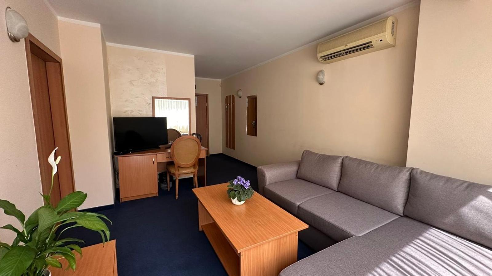 Central Plaza Hotel Sofia Bagian luar foto