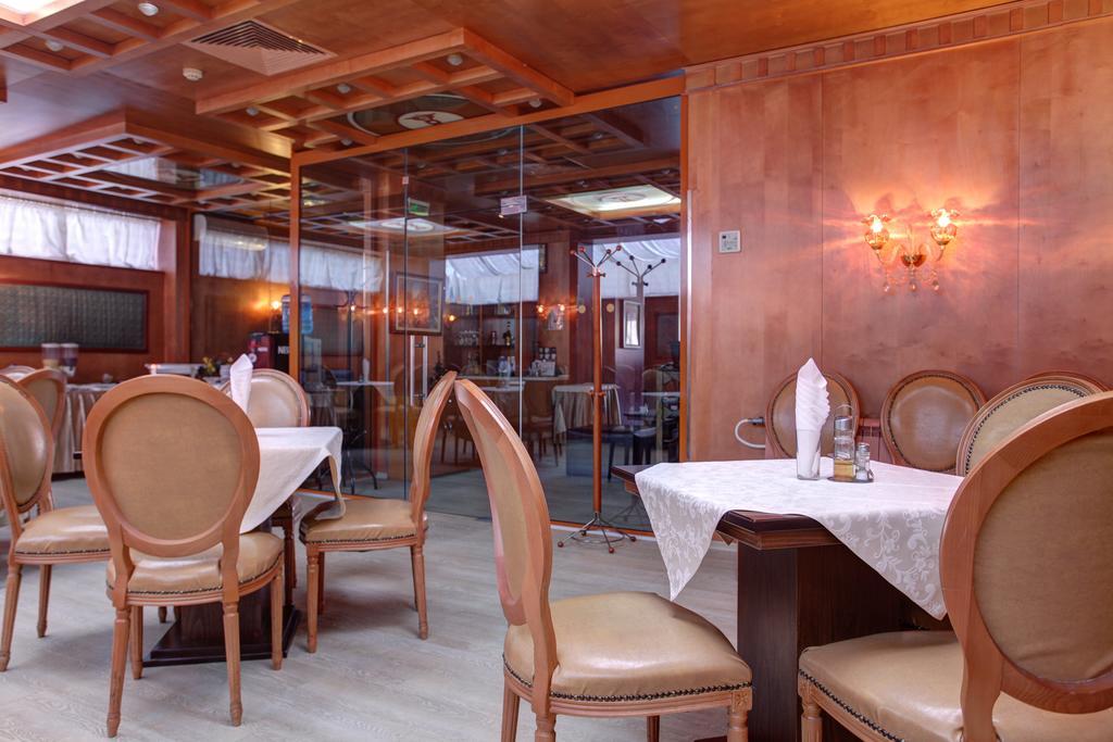 Central Plaza Hotel Sofia Bagian luar foto